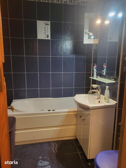 Apartament cu 3 camere decomandat în Mangalia