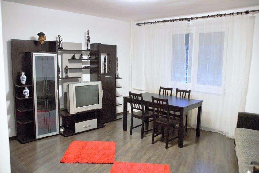 Apartament cu 2 camere semidecomandat, mobilat în Panduri