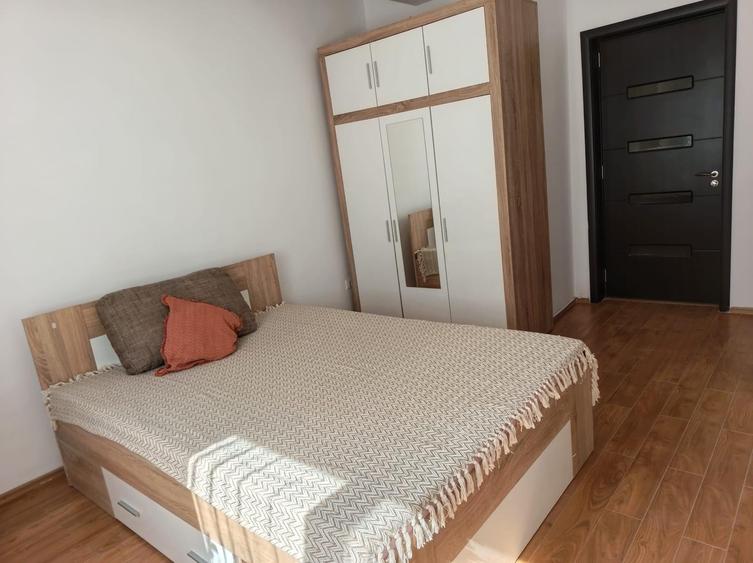 Apartament cu 3 camere semidecomandat în Militari