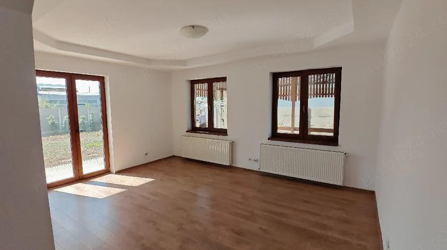 Casă cu 5 camere cu Teren 800 Mp în Central