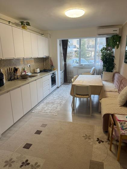 Apartament cu 3 camere decomandat, mobilat în Florești — fotografia 1