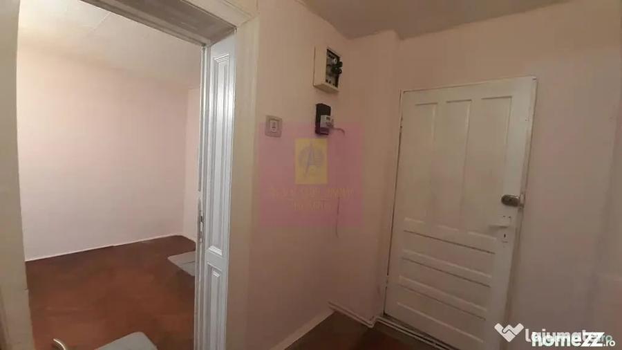 Casă cu 2 camere cu Teren 39 Mp în P-ța Romană
