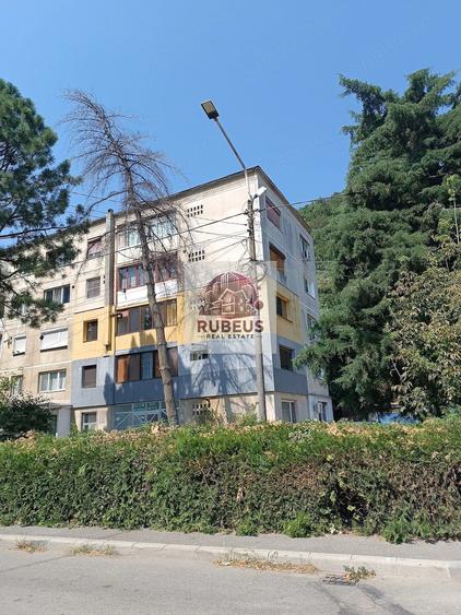 Apartament cu 2 camere nedecomandat în Central