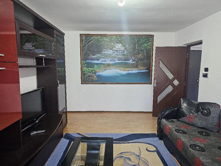 Apartament cu 2 camere decomandat în Petros