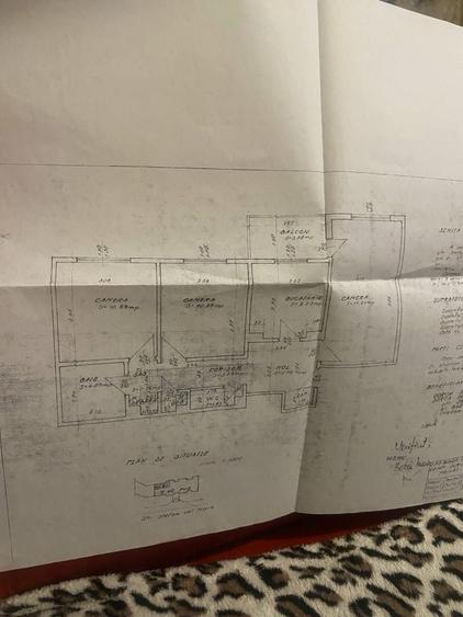 Apartament cu 3 camere decomandat în Central