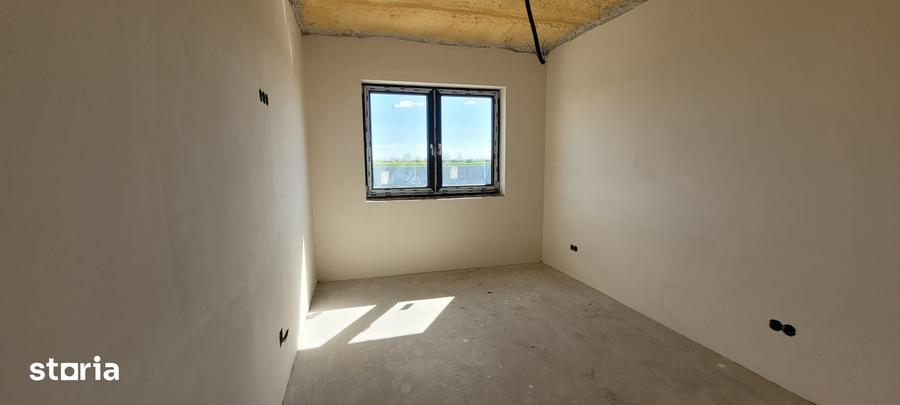 Casă cu 4 camere cu Teren 550 Mp în Lazuri