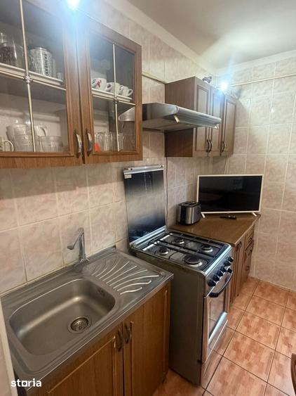 Apartament cu 3 camere decomandat în 9 Mai