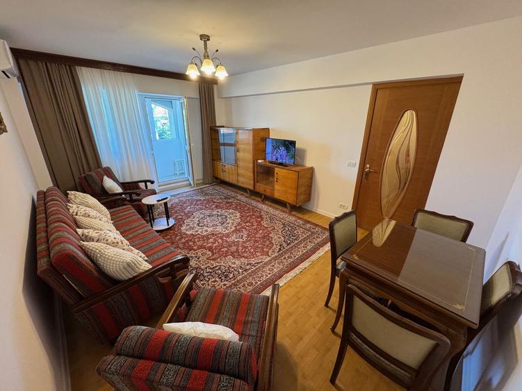 Apartament cu 2 camere decomandat, mobilat în Central