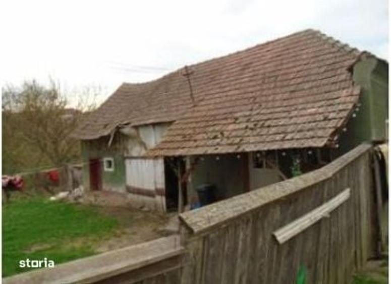 Casă cu 2 camere cu Teren 871 Mp în Central