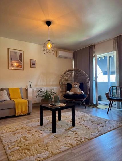 Apartament cu 3 camere decomandat în Tancodrom