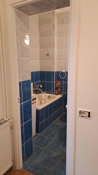 Apartament cu 3 camere semidecomandat în Tineretului