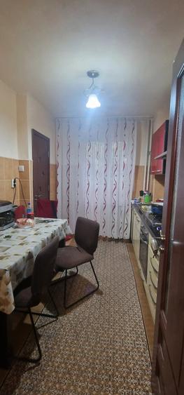 Apartament cu 3 camere decomandat în Rogerius