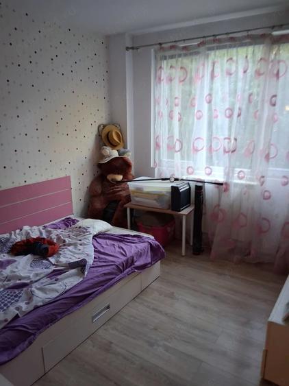 Apartament cu 3 camere decomandat în Apărătorii Patriei