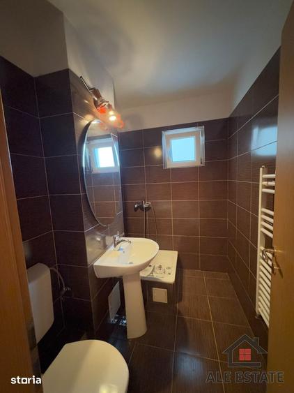 Apartament cu 3 camere în Cetate
