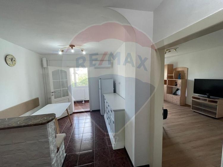 Apartament cu 2 camere decomandat în Decebal