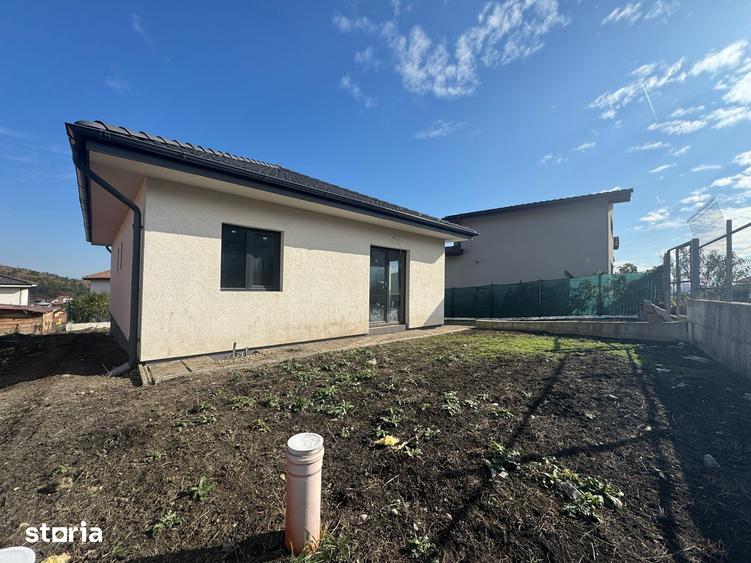 Casă cu 3 camere cu Teren 490 Mp în Jucu