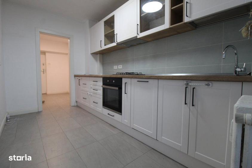 Apartament cu 3 camere decomandat, mobilat în Văcăresti