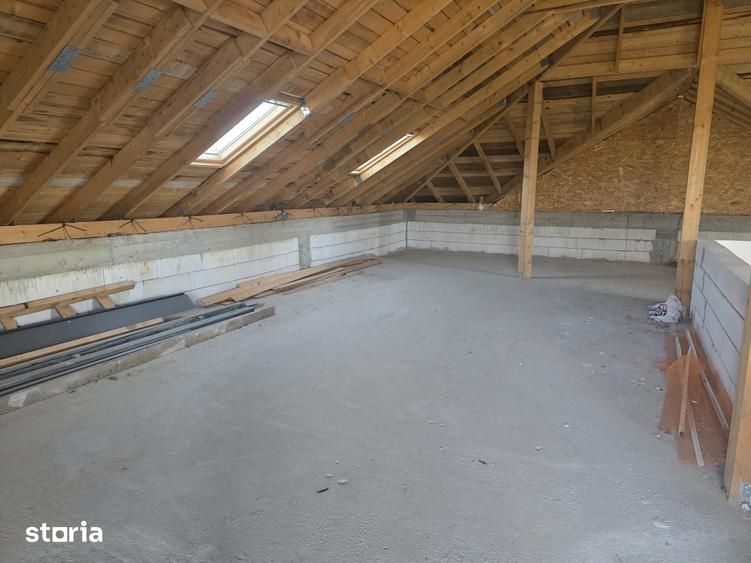 Casă cu 5 camere cu Teren 500 Mp în Snagov