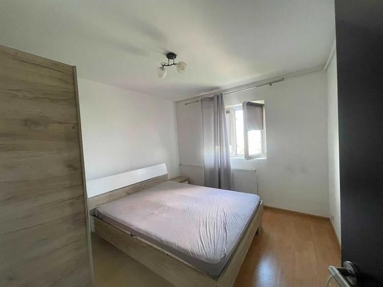 Apartament cu 2 camere decomandat în Titan