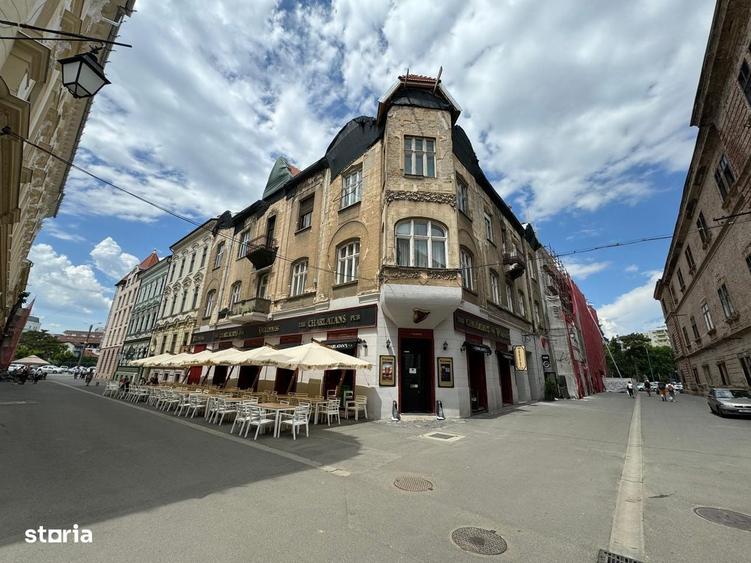 Apartament cu 3 camere semidecomandat în P-ța Unirii