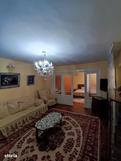 Casă cu 3 camere semidecomandat cu Teren 200 Mp în Viile Noi