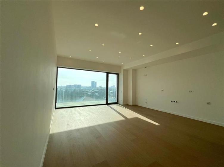 Apartament cu 3 camere decomandat în Floreasca