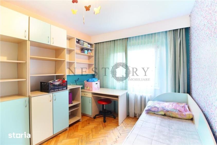 Apartament cu 3 camere decomandat în Zorilor