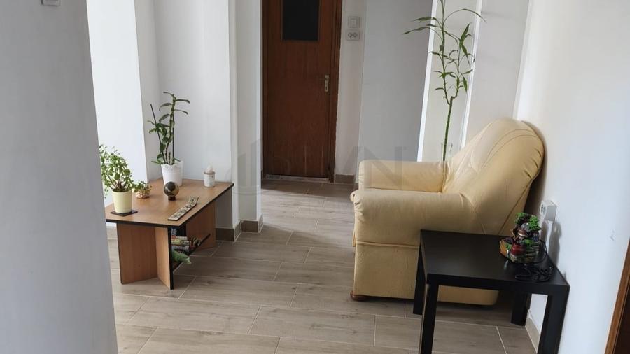 Apartament cu 3 camere decomandat în Calea Călărașilor