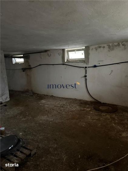 Casă cu 6 camere cu Teren 52000 Mp în Supur