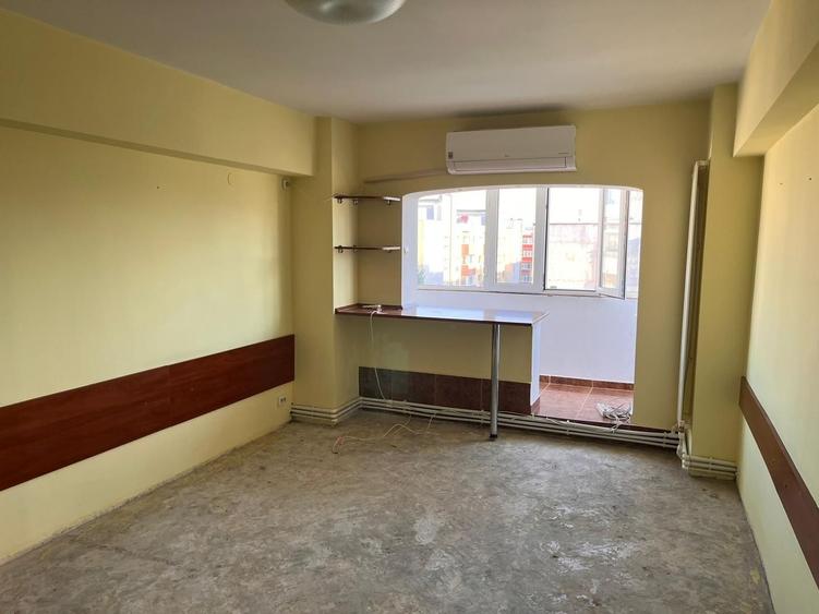 Apartament cu 2 camere semidecomandat în Tineretului