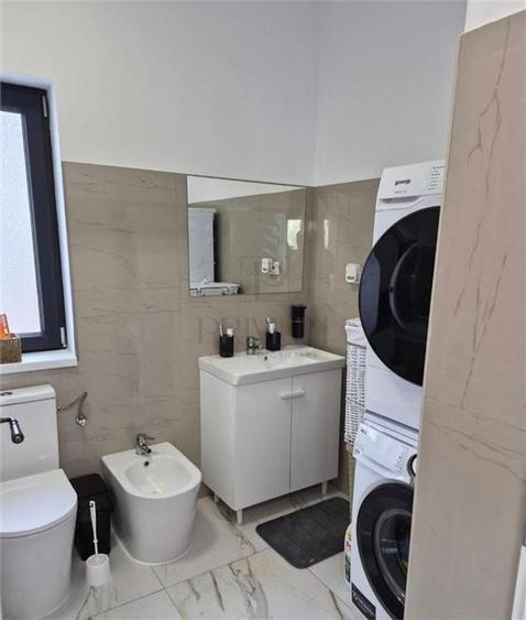 Duplex cu 3 camere cu Canalizare în Sânmihaiu Român