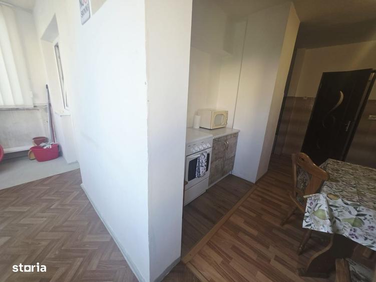 Apartament cu 3 camere decomandat în Griviței