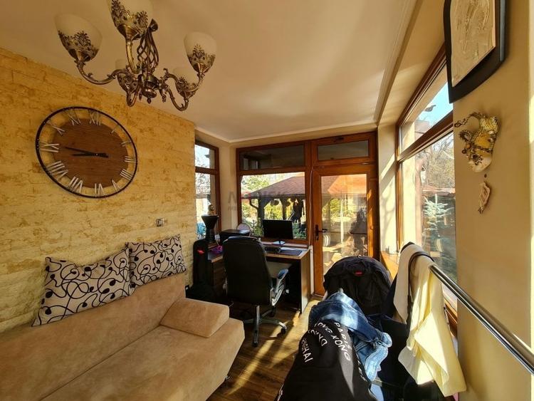 Casă individuală cu 6 camere cu Piscina în Domnești