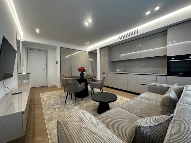 Apartament cu 2 camere decomandat în Central