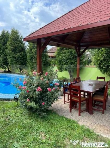 Casă cu 2 camere cu Teren 2000 Mp în Central