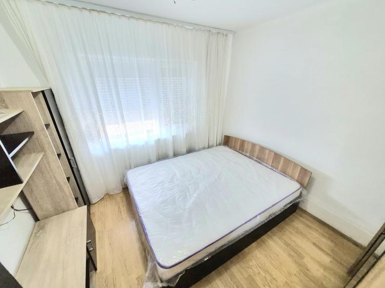 Apartament cu 3 camere decomandat în Micro 16