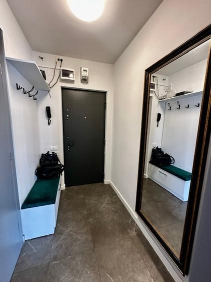 Apartament cu 3 camere semidecomandat în Calea Victoriei