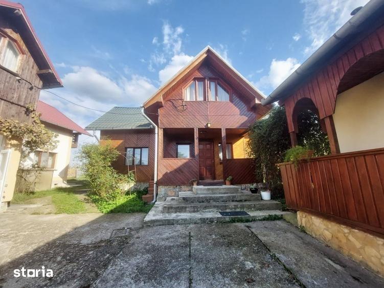 Casă cu 6 camere cu Teren 5995 Mp în Hidiș