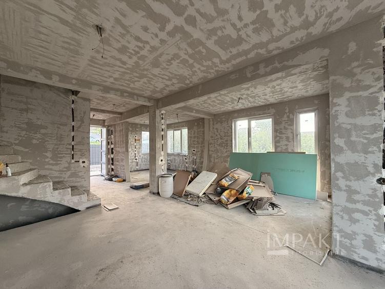 Duplex cu 5 camere cu Canalizare în Dezmir