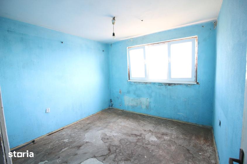 Apartament cu 3 camere decomandat în Micro 20