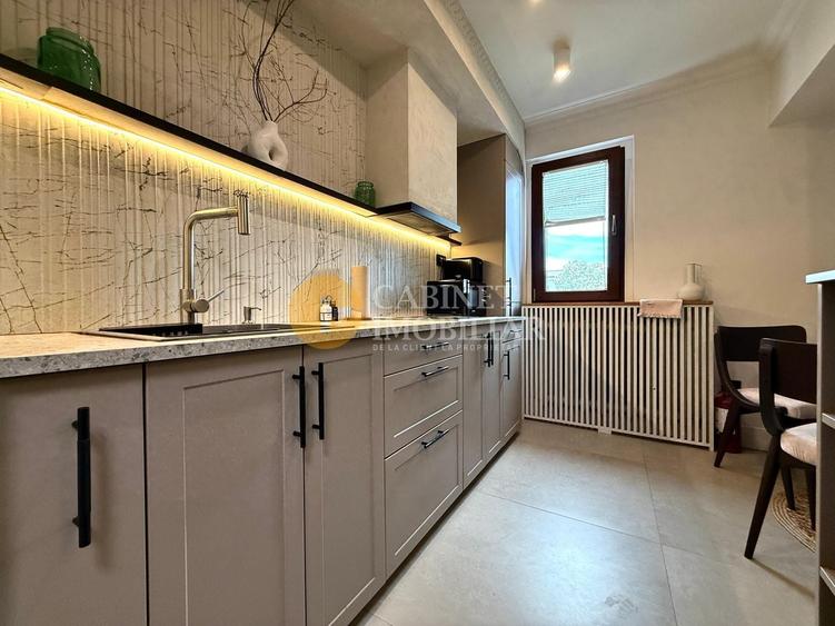 Apartament cu 2 camere semidecomandat, mobilat în Podu Roș