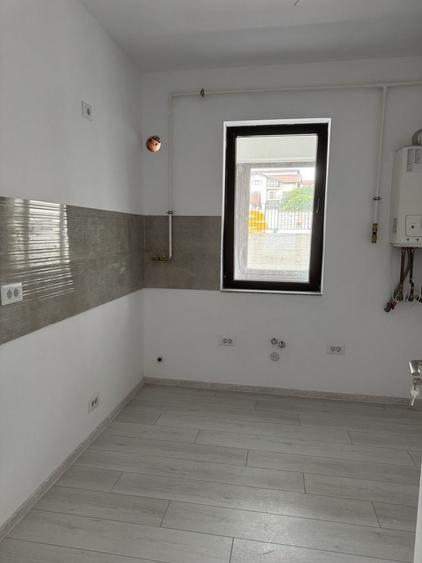 Apartament cu 2 camere semidecomandat în Ostroveni