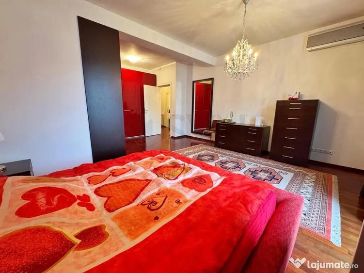 Apartament cu 3 camere decomandat în Nordului