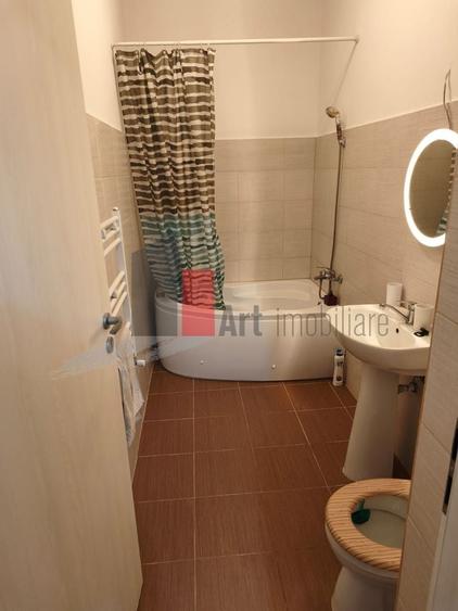 Apartament cu 2 camere semidecomandat, mobilat în Metalurgiei