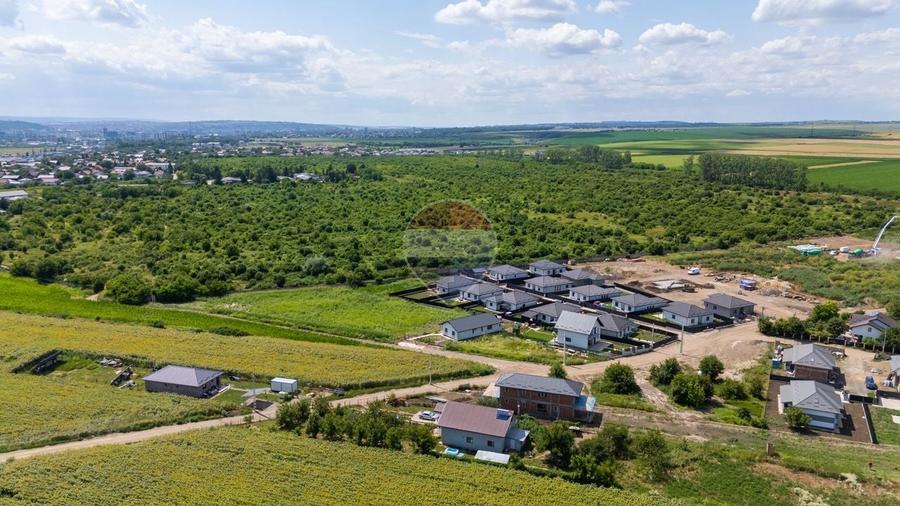 Teren Construcții intravilan de 500 mp, în Holboca