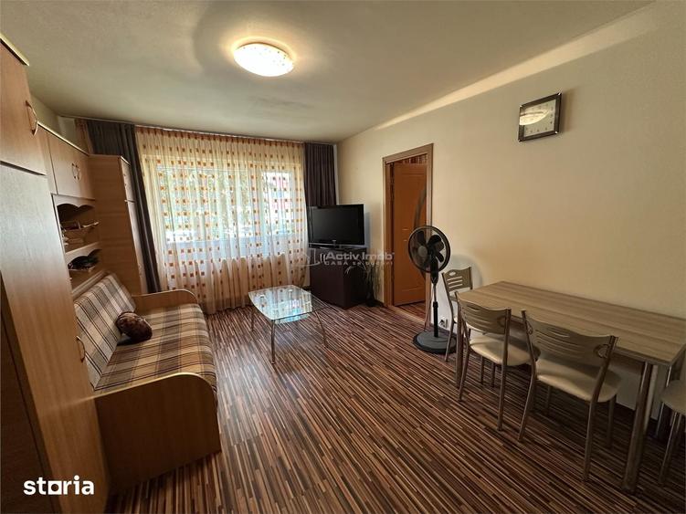 Apartament cu 2 camere semidecomandat în Centrul Civic