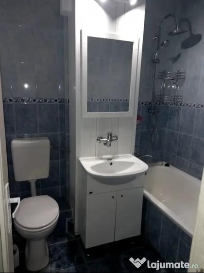 Garsonieră decomandată în Precista