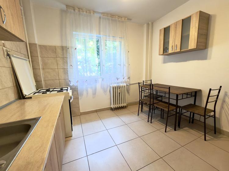 Apartament cu 2 camere semidecomandat, mobilat în Ștefan cel Mare
