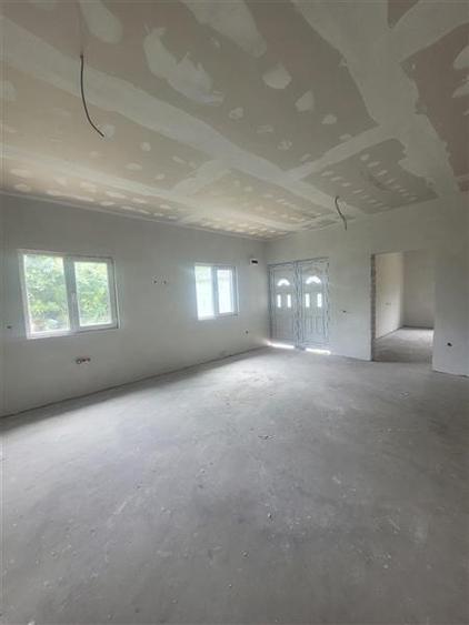 Casă individuală cu 3 camere cu Teren 230 Mp în Lumina