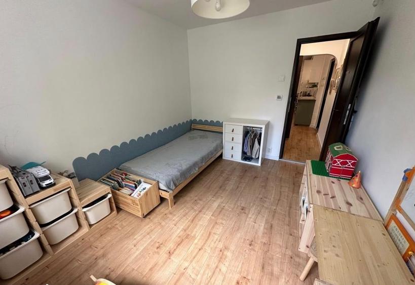 Apartament cu 3 camere decomandat, mobilat în Plopilor